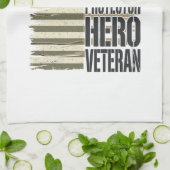 Veteran Ehemann Daddy Beschützer Held Flagge Shirt Geschirrtuch (Gefaltet)