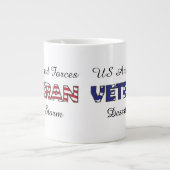 Veteran US-bewaffnete Kräfte-Militär untersucht Jumbo-Tasse (Vorderseite)