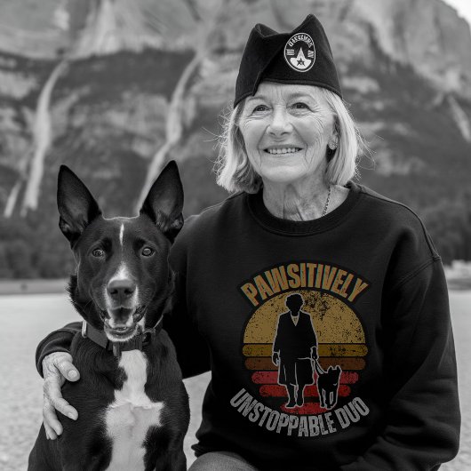 Veteran Woman und ihr Hund: Pawsitiv unaufhaltsam Sweatshirt