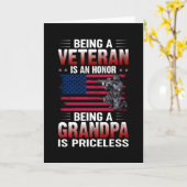 Veteran zu sein ist eine Ehre, Großvater zu sein. Karte (Gelbe Blume)