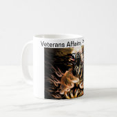 Veteranen-Angelegenheiten, halten bitte Kaffeetasse (Vorderseite Links)