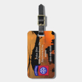 Veteranen der im Flugzeug ABN-Division 82. Gepäckanhänger (Vorderseite vertikal)