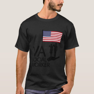 Veteranen, die die Fahne bejubeln, unterstützt von T-Shirt