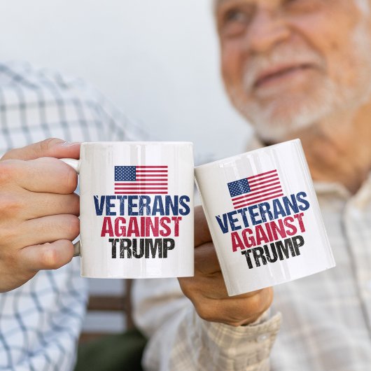 Veteranen gegen Trump Kaffeetasse