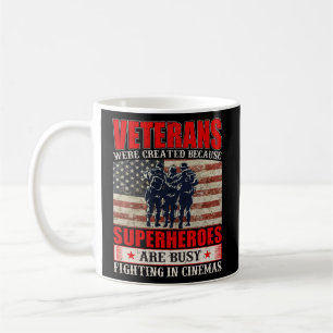 Veteranen, weil Superhelden in Cinemas beschäftigt Kaffeetasse