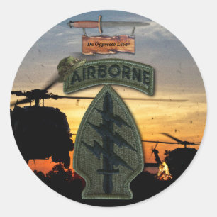 Veteranentierärzte sf sof der Kraft-grünen Baret Runder Aufkleber