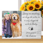 Veterinärmedizinisches Foto Fotoplatte<br><div class="desc">Sag 'Danke' zu deinem wunderbaren Tierarzt mit personalisierter Foto-Plakette. "Ein Tier Retten, mag die Welt nicht verändern, aber es hat die Welt sicherlich für 'deinen Hundenamen' verändert ... für immer dankbar ... !" Personalisieren Sie Ihre Lieblings-Fotos mit dem Namen des Haustieres. Diese tierärztliche Dankeschön-Plakette wird ein wertvolles Geschenk sein. COPYRIGHT...</div>