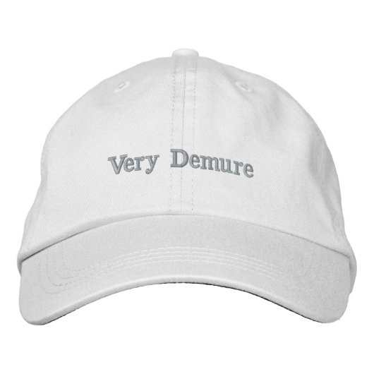 Vey Demure Baseball Cap Bestickte Baseballkappe (Vorderseite)