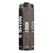 VHS-Kassetten Personalisierte Filmtitel Thermosbecher (Vorderseite)