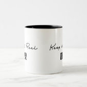 VHS-Retro-Zitat behalten Zweifarbige Tasse (Mittel)