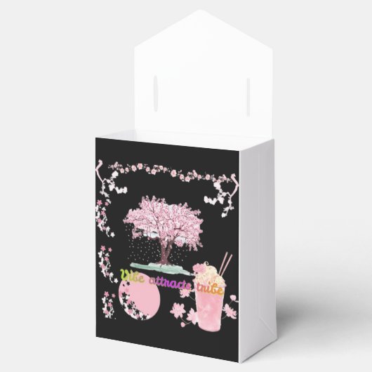 Vibe Attracts Tribe black Geschenkschachtel (Geöffnet)