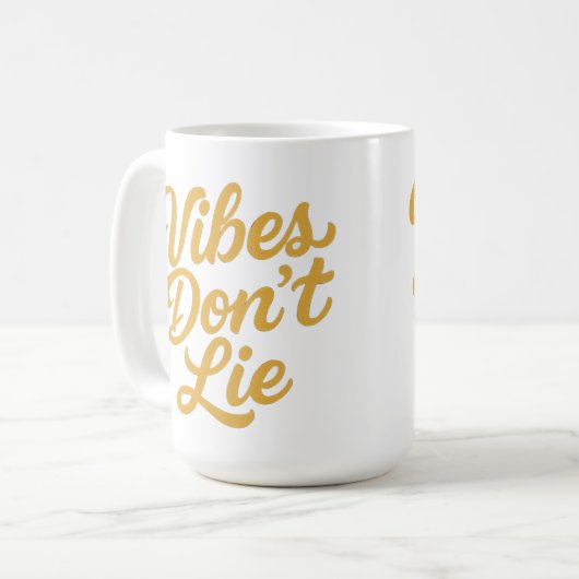 Vibes Don’t Lie – Stylish Retro Script Typography  Kaffeetasse (Vorderseite Links)