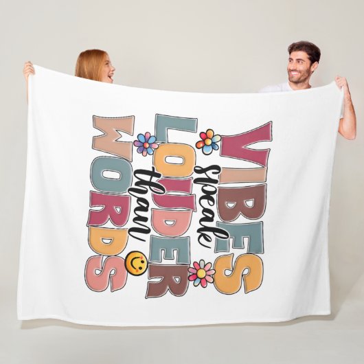 Vibes sprechen lauter als Worte Retro Groovy Typog Fleecedecke (Beispiel)