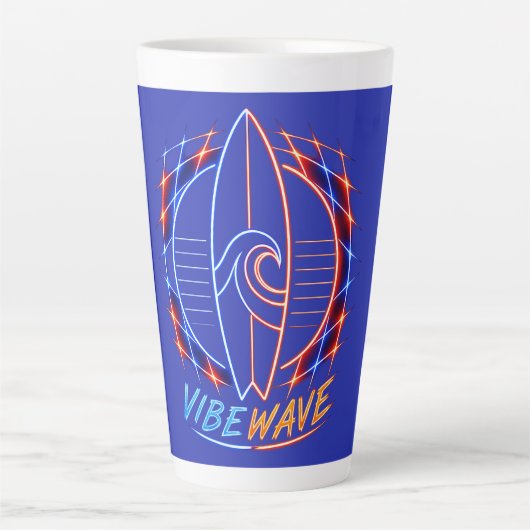 Vibewave Neon-Surfbrett-Design – Retro Wave Glow A Milchtasse (Vorderseite)
