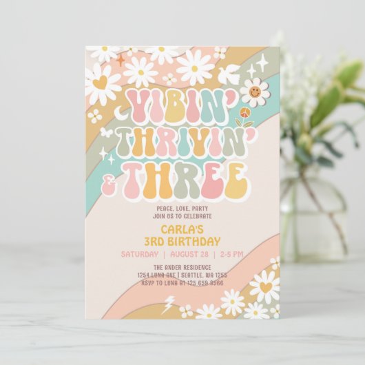 Vibin' Thrivin' und drei Hippie Retro zum Geburtst Einladung (Stehend Vorderseite)