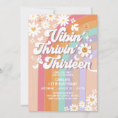 Vibin' Thrivin' und dreizehn Hippie 70er Geburtsta Einladung (Vorderseite)