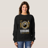 Vibing Like Retro School Cheerful Photography Illu Sweatshirt (Vorne ganz)