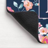 Vibrannendes rosa Roses Floral Monogramm Mousepad (Ecke)