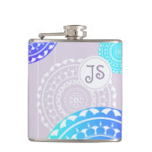 Vibrannt Aqua Blue Random Mandala auf rosa Monogra Flachmann (Vorderseite)