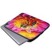 Vibrant Bee on Bloom Design Laptopschutzhülle (Vorne Knopf)