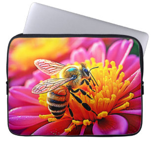 Vibrant Bee on Bloom Design Laptopschutzhülle