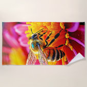 Vibrant Bee on Bloom Design Strandtuch (Vorderseite)