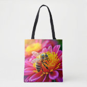 Vibrant Bee on Bloom Design Tasche (Vorderseite)