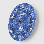 Vibrant Blue Digital Camo Camouflage Dial on a Große Wanduhr (Winkel)