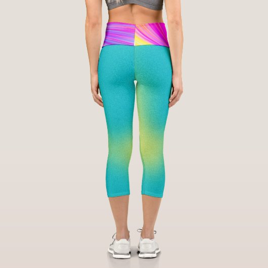Vibrant Color Aesthetic Pattern Capri Leggings (Rückseite)