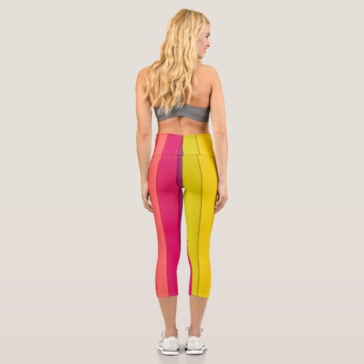 Vibrant Color Aesthetic Pattern Capri Leggings (Rückseite)