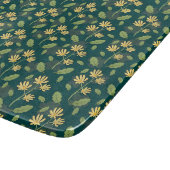 Vibrant Green Pattern with Yellow Flowers & Leaves Schneidebrett (Ecke)