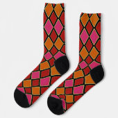 Vibrant Harlequin Diamond Pattern in Red, Orange,  Socken (Linkes Detail)