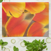 Vibrant Orange Tulip Petals Fotografie Custom Handtuch (Gefaltet)