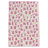 Vibrant Pink Alphabet and Gold Glitter Pattern Mittlere Geschenktüte (Rückseite)