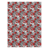 Vibrant Red Roses On A Metallic Silver Background  Tischdecke (Vorderseite)