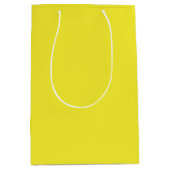 Vibrant Solid Yellow Background  Mittlere Geschenktüte (Vorderseite)
