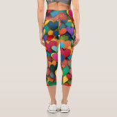 Vibrant Textured Heart Mosaic Capri Leggings (Rückseite)
