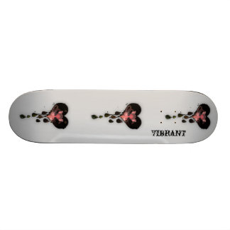 VIBRIERENDES schwarzes u. rosa Skateboard