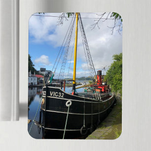 Vic32 Pufferboot im Crinan Canal Basin, Schottland Magnet