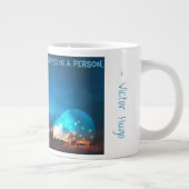 Victor Hugo Zitat "Ein Schriftsteller ist..." 20 Jumbo-Tasse (Rechts)