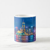 Victoria Harbour & Hong Kong Skyline bei Nacht Kaffeetasse (Mittel)