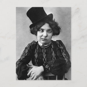 Victorian Weird eine Frau macht ein lustiges Gesic Postkarte