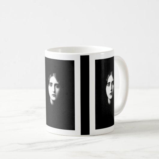 Victorian woman with haunting expression kaffeetasse (VorderseiteRechts)
