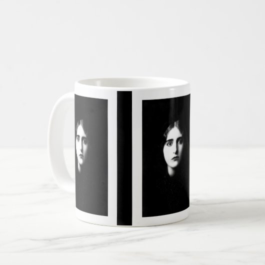 Victorian woman with haunting expression kaffeetasse (Vorderseite Links)