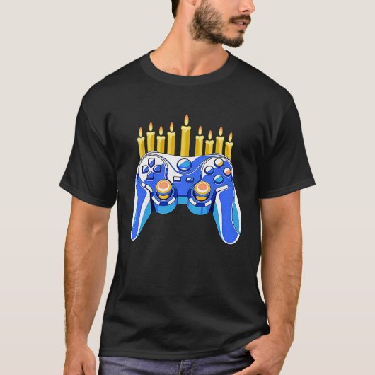 Video Game Controller Chanukah Menorah Candelabra T-Shirt (Vorderseite)