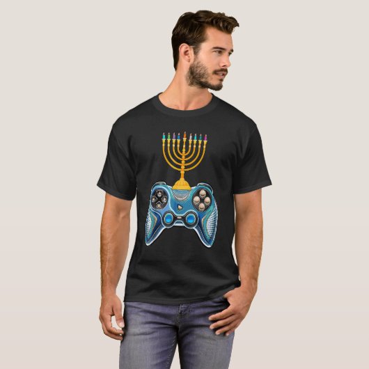 Video Game Controller Hanukkah 2022 Menorah Candle T-Shirt (Vorne ganz)