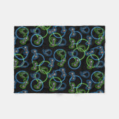 Video Game Neon Blue & Green Muster Fleecedecke (Vorderseite (Horizontal))