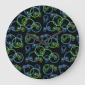 Video Game Neon Blue & Green Muster Große Wanduhr (Vorderseite)