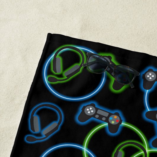 Video Game Neon Blue & Green Pattern Monogram Strandtuch (Beispiel)