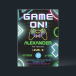 Video Game on Gamer Kids Boy Neon Geburtstagsparty Einladung<br><div class="desc">Mit unserer Video Game Gamer Neon Party Einladung präsentieren wir Ihnen eine Menge Spaß und Spannung für Ihr nächstes Fest! Diese lebendige Einladung ist für die ultimativen Gaming-Enthusiasten gedacht, die gewollt haben, ihren besonderen Tag mit einer einzigartigen Touch zu bereichern. Unsere Einladung enthält eine Neonfarbenpalette, die sofort Aufmerksamkeit erregt und...</div>